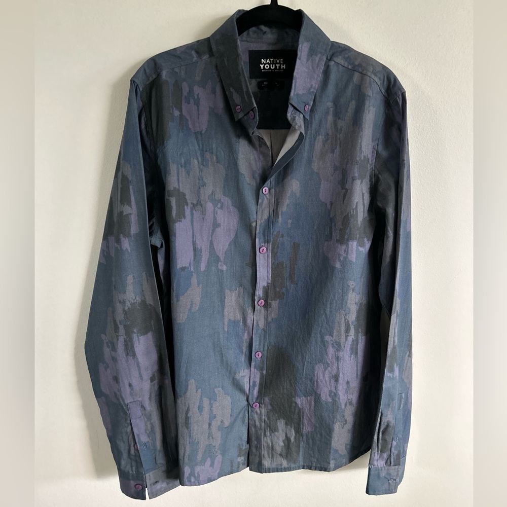 Native Youth men’s button front shirt medium